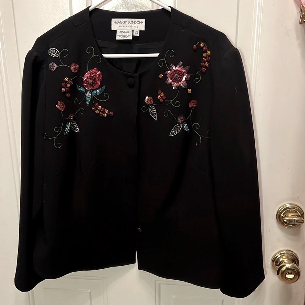 Maggie London decorative jacket. Size 20 wp
